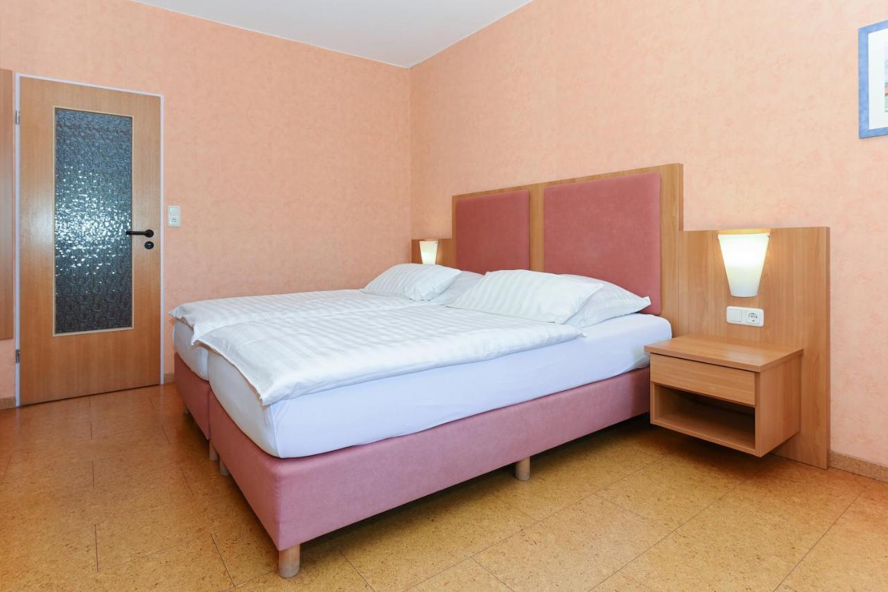 Hotel-Pension Altes Siel Bensersiel Exterior foto
